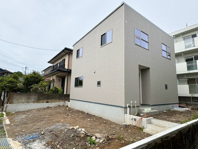 「駐車4台可能」高知市朝倉西町6　新築一戸建て