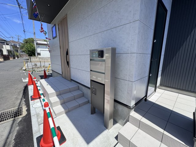 流山市松ヶ丘６丁目新築戸建の防犯設備|インターホン・宅配ボックス完備