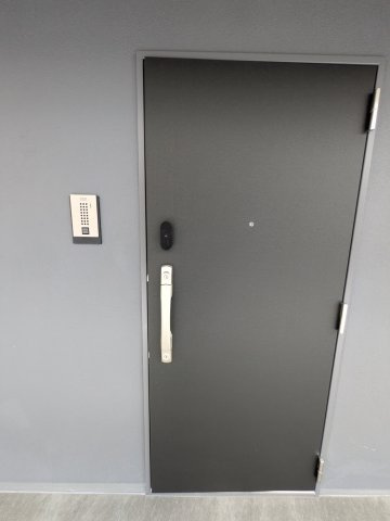 メジリス　新羽の玄関