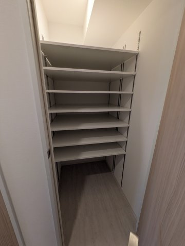 メジリス　新羽の収納
