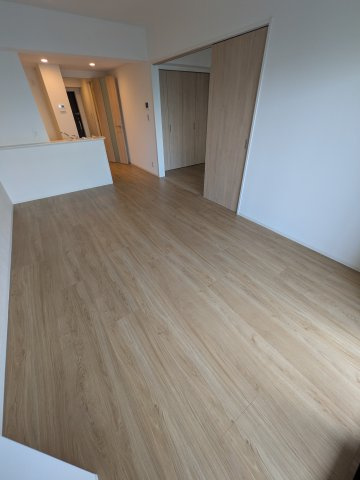 メジリス　新羽の内装