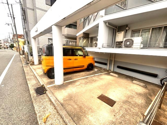 御影大蔵マンションの駐車場