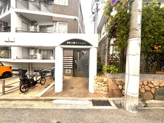 御影大蔵マンションのエントランス