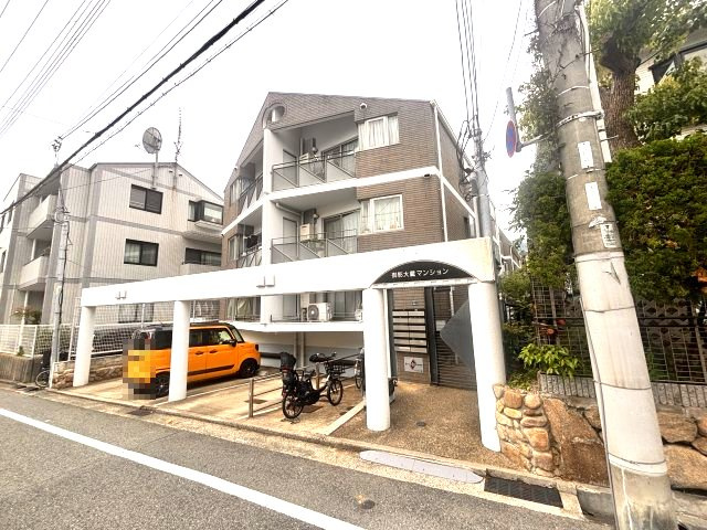 御影大蔵マンションの外観