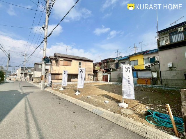 向日市鶏冠井町番田　新築戸建の前面道路含む現地写真