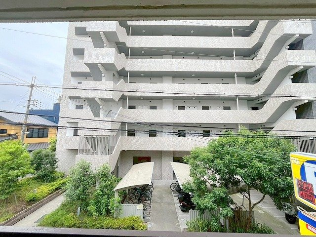 シャルル新大阪の展望