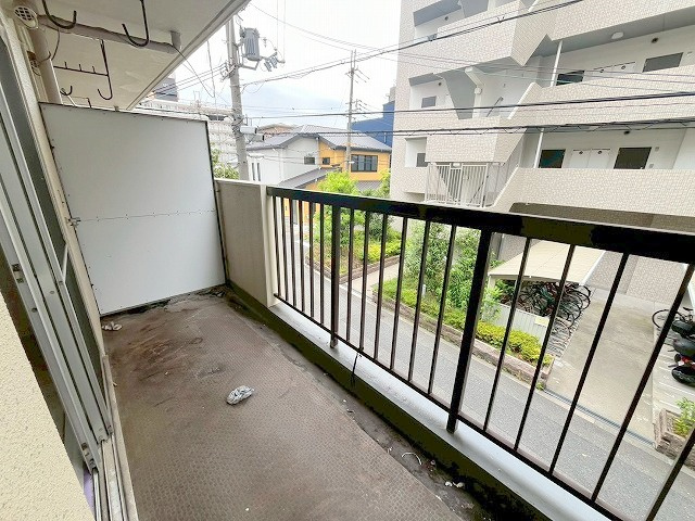 シャルル新大阪のバルコニー