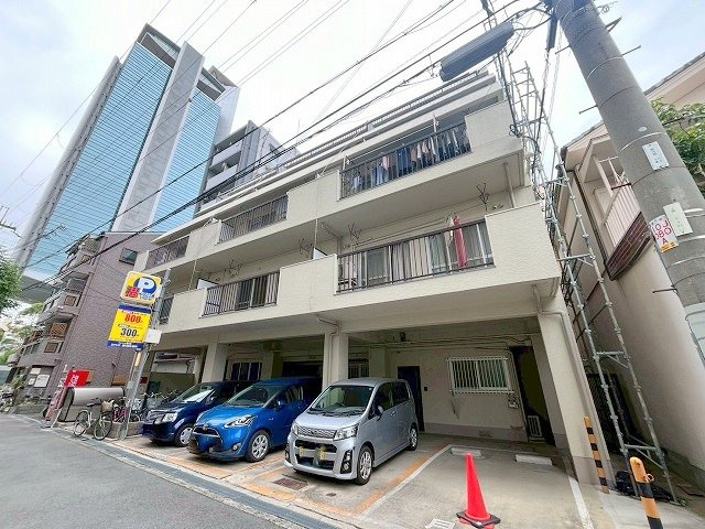 シャルル新大阪の外観