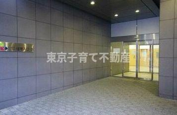 エルアージュ小石川Ｂ棟のエントランス