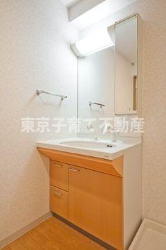 エルアージュ小石川Ｂ棟の独立洗面台