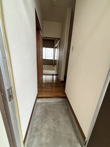 誠荘の玄関