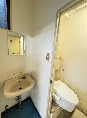 大阪市中央区和泉町１丁目の事務所の洗面所