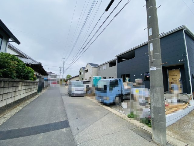 本城第２１　新築戸建て　３号棟の前面道路含む現地写真