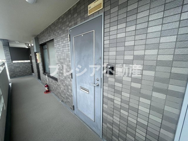 甲子園GHの玄関