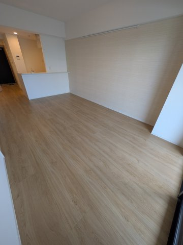メジリス　新羽の内装