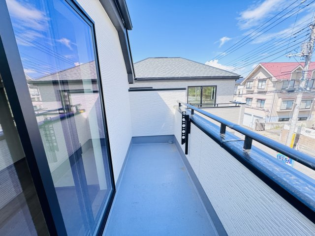 松戸市中金杉4丁目新築戸建【小金北小学校:7分】のバルコニー|寝室前バルコニー