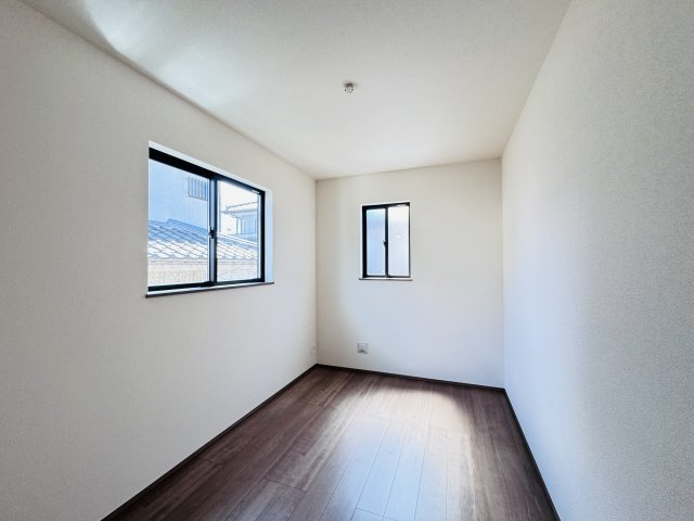 松戸市中金杉4丁目新築戸建【小金北小学校:7分】の子供部屋|5.06帖洋室