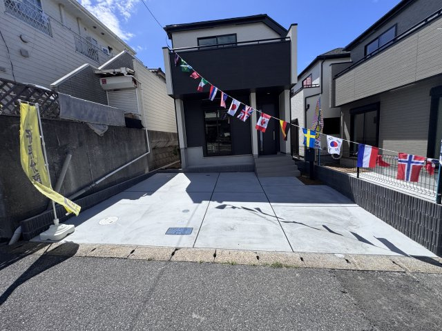 松戸市中金杉4丁目新築戸建【小金北小学校:7分】の駐車場|C号棟駐車スペース・並列2台駐車可