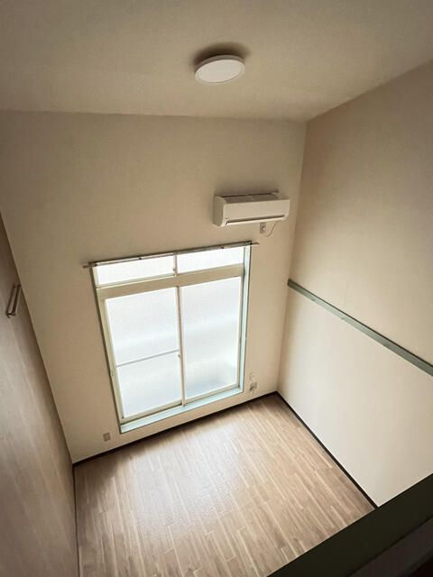 座間市相模が丘１丁目のアパートの寝室