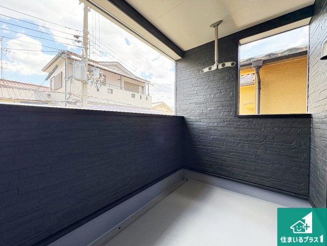高槻市永楽町　第2期　新築一戸建てのバルコニー|急な雨でも安心のインナーバルコニー！