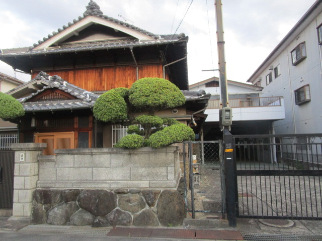 八尾市中田４丁目の倉庫の外観