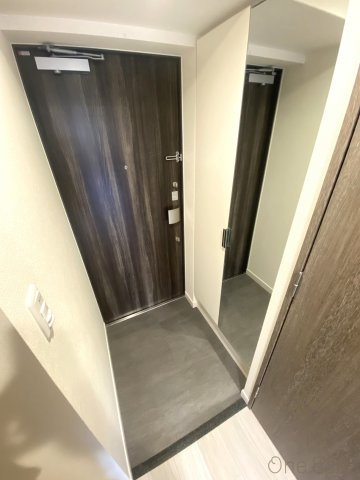 プレサンス大阪同心メゾヴィータの玄関