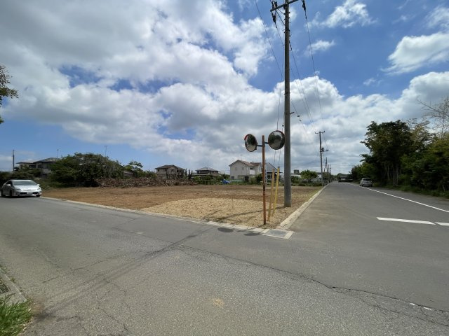 阿見町阿見　A号地の前面道路含む現地写真