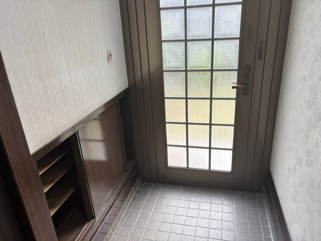 城興ケ丘　中古物件の玄関