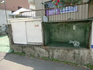 【その他共用部分】 | 敷地内ゴミ置き場。