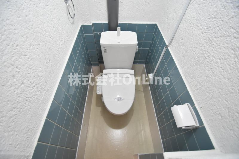 東大阪市西岩田２丁目の賃貸マンションのトイレ