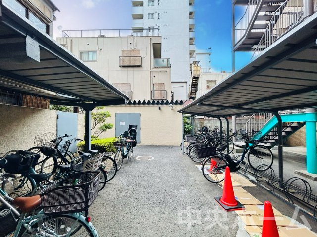 向島パークハイツの駐輪場|【自転車置き場】最新の空き状況や費用などの詳細は担当スタッフまでお問い合わせください。