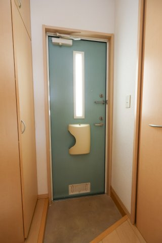 コーポクリスタルの玄関