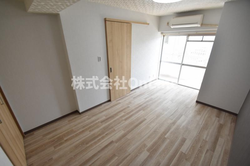 東大阪市加納１丁目の賃貸マンションの洋室