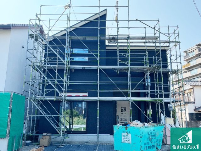 加古川市尾上町今福　新築一戸建ての外観|周辺は落ち着いた街並みの住宅地！子育てがしやすい住環境です！まだ未完成ですが、現地でしかわからない事もございます。是非一度ご覧ください。