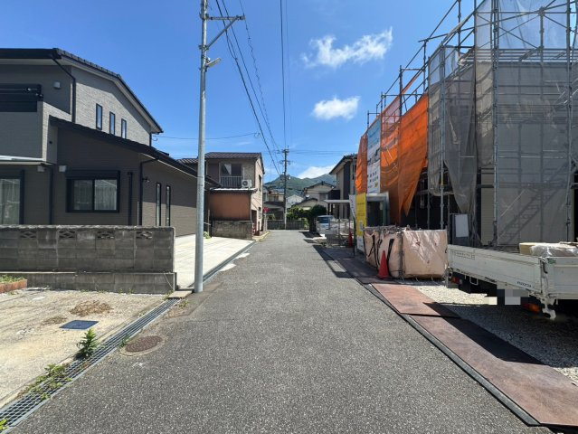 【前面道路含む現地写真】の画像