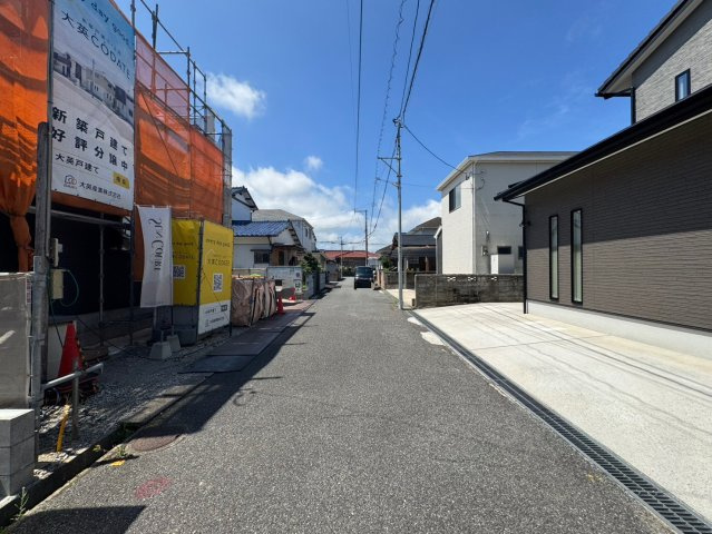 【前面道路含む現地写真】の画像