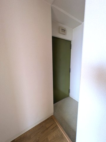 ブライト御影の玄関