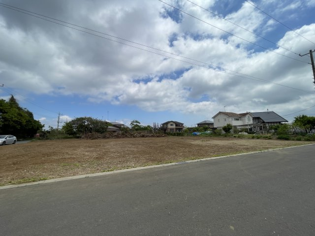 阿見町阿見１０年特例用地　B号地の前面道路含む現地写真