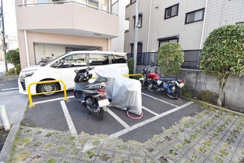 グランヴァン亀戸Reの駐車場