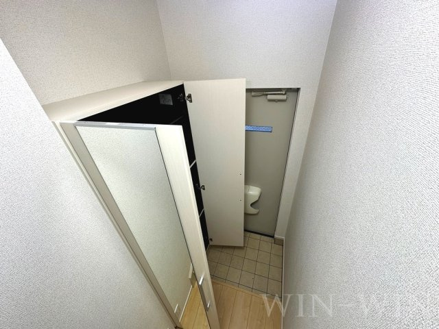 メゾン コリーヌの玄関