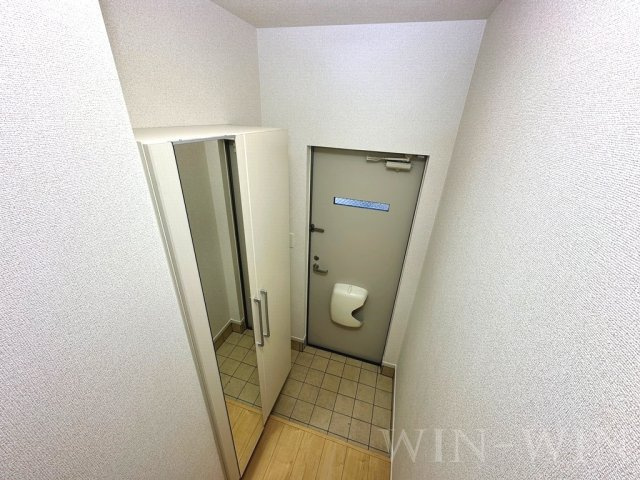 メゾン コリーヌの玄関