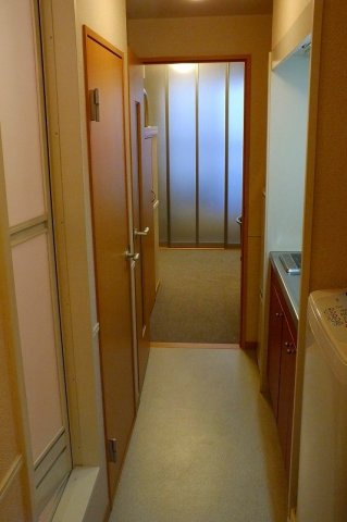 レオパレスアーバン貮番館の玄関