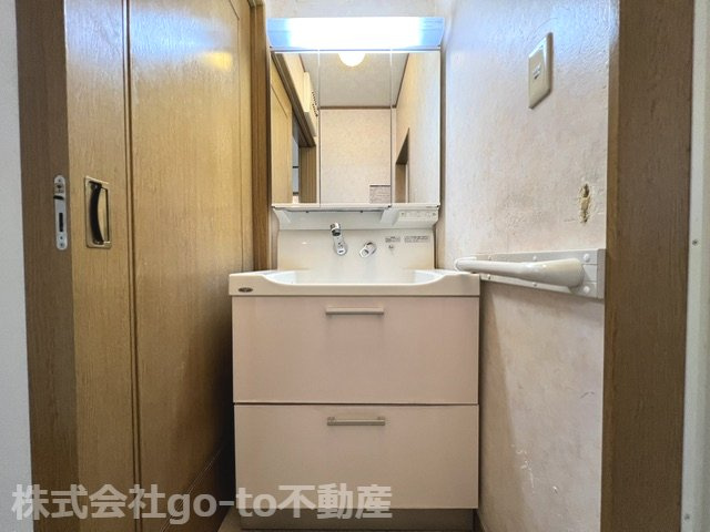【洗面所】 | 明石市二見町西二見 | 1階洗面。朝の支度もスムーズ！洗面2ヵ所付き！