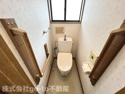 【トイレ】 | 明石市二見町西二見 | 2階トイレ。朝の支度もスムーズ。トイレ2ヵ所付き！