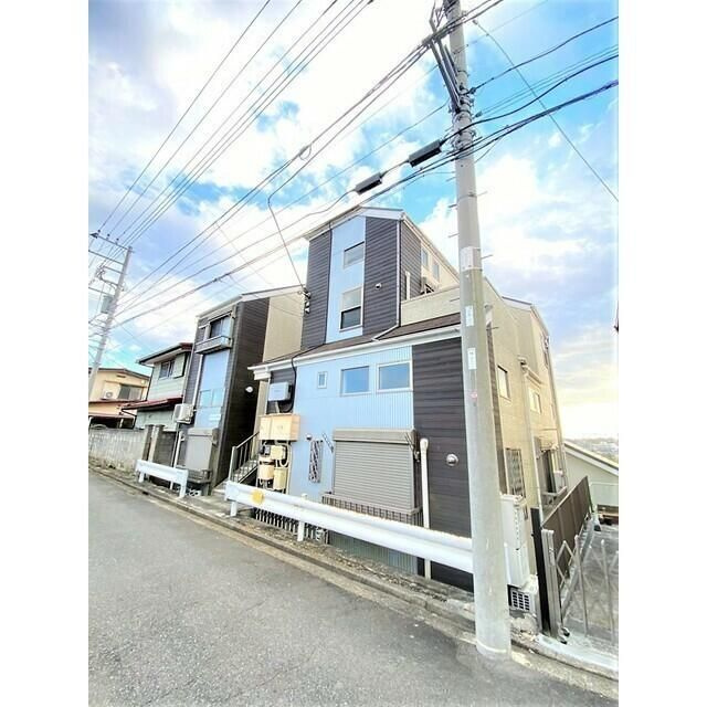 横浜市保土ケ谷区峰岡町３丁目のアパートの外観
