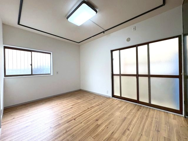 古市戸建ての洋室
