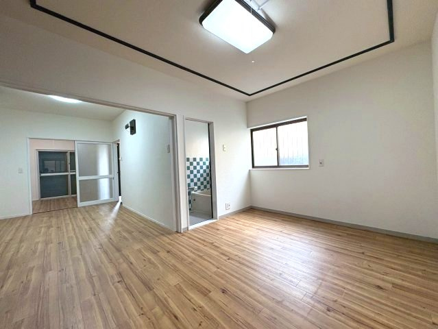 古市戸建ての洋室