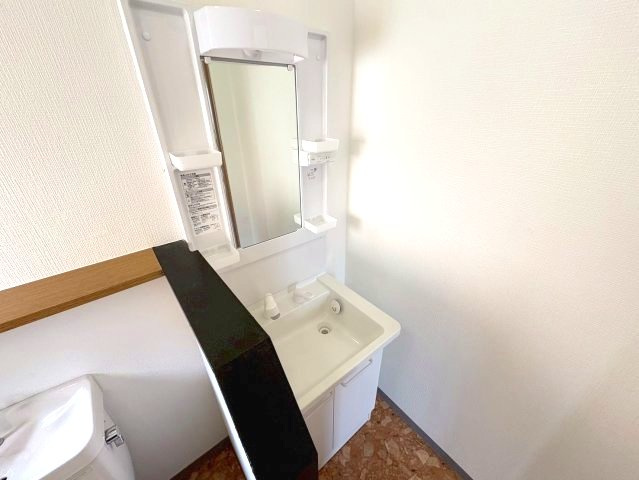 古市戸建ての洗面所