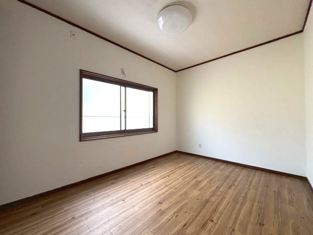 古市戸建ての洋室