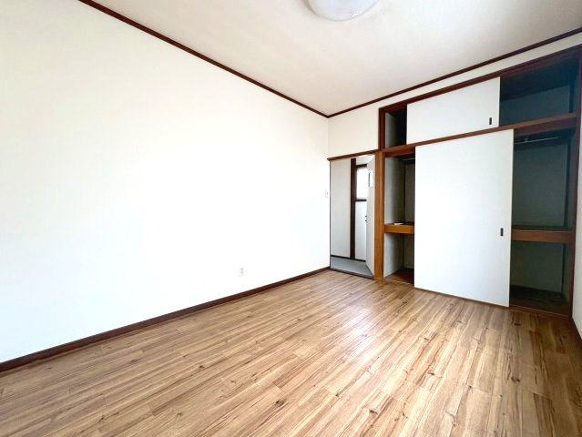 古市戸建ての洋室
